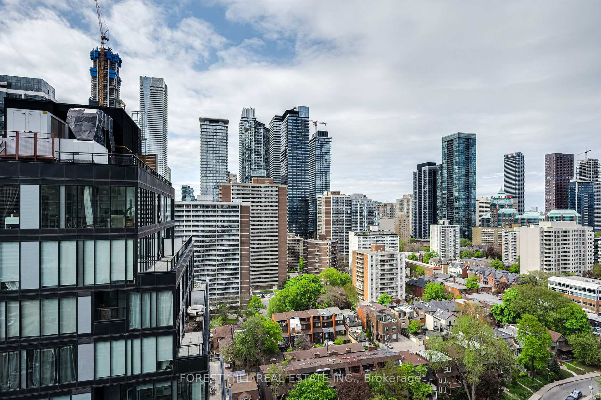 2 Bedrooms Condo at 22 Wellesley, Toronto For sale