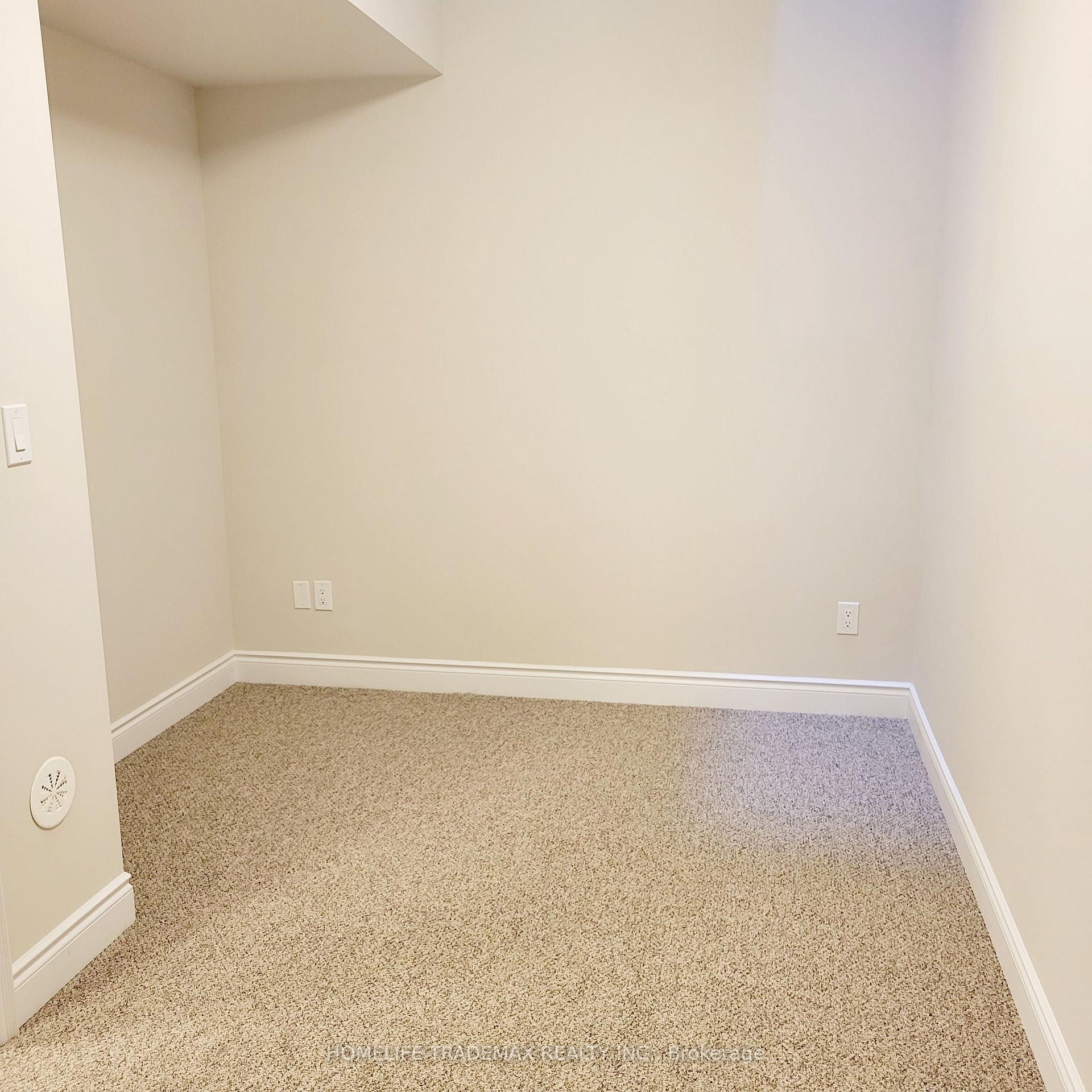 3 Bedrooms Condo at 15 Lunar, Mississauga For sale