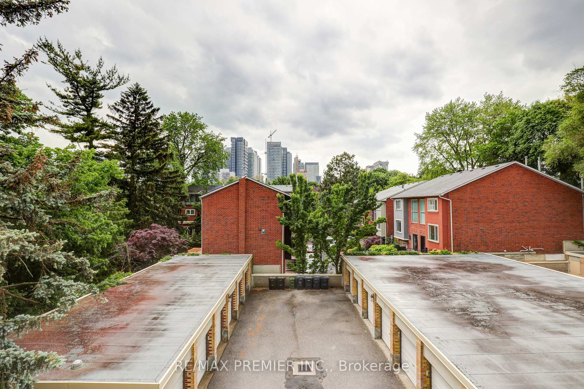 2 Bedrooms Co-op at 8 Corinth, Toronto For sale