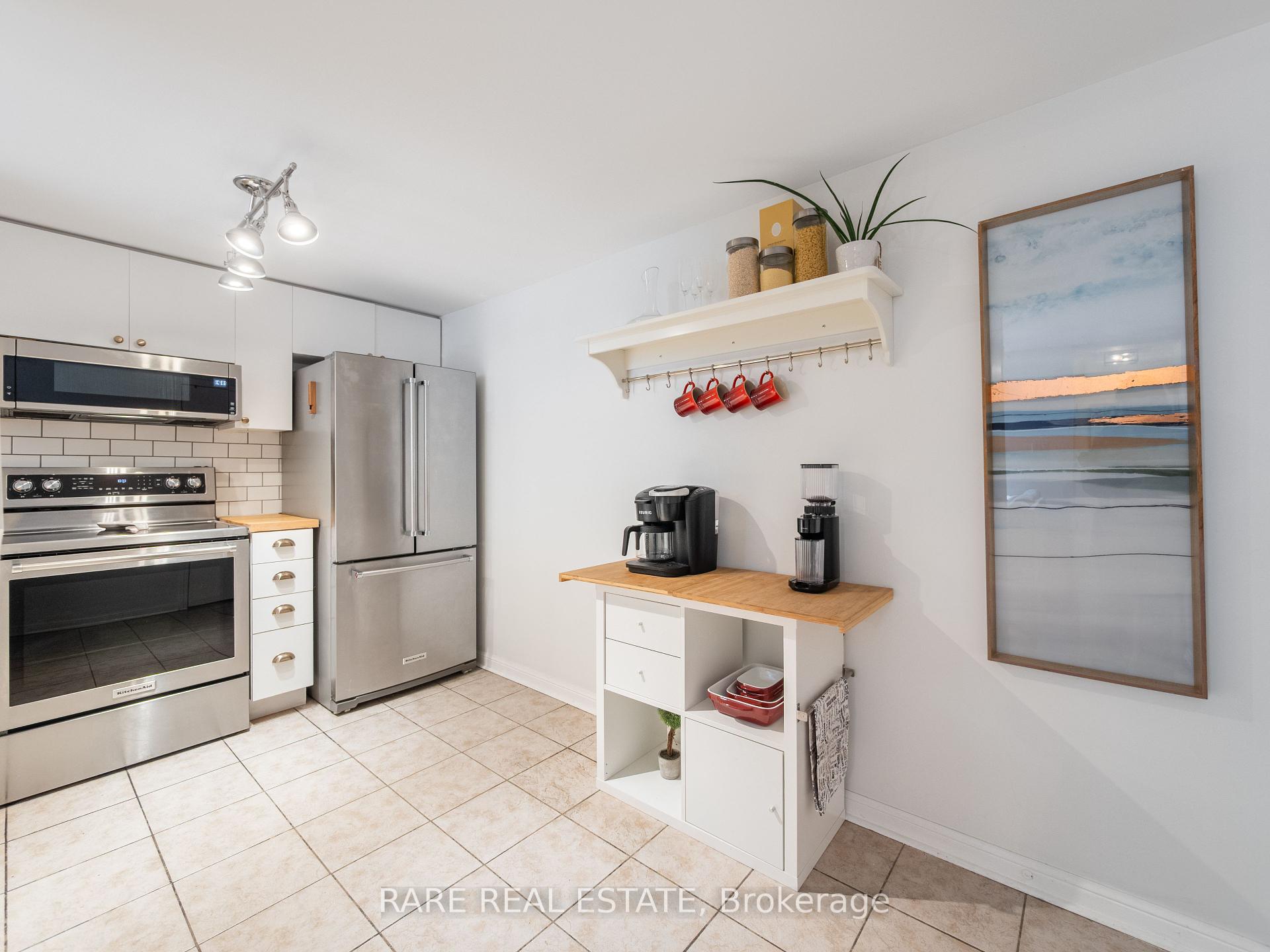 2 Bedrooms Condo at 60 Douro, Toronto For sale