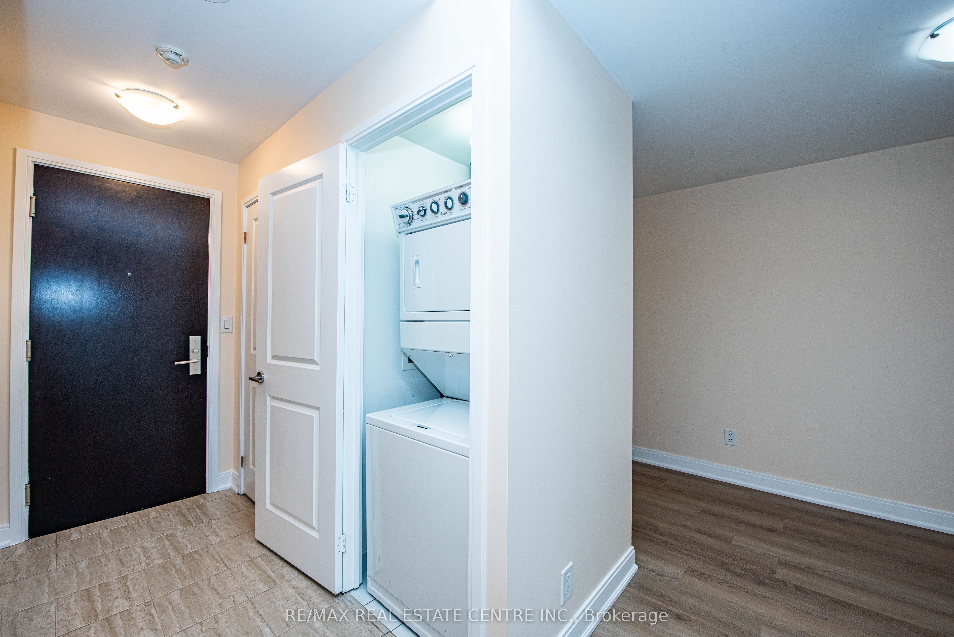 50 Absolute Avenue, #303