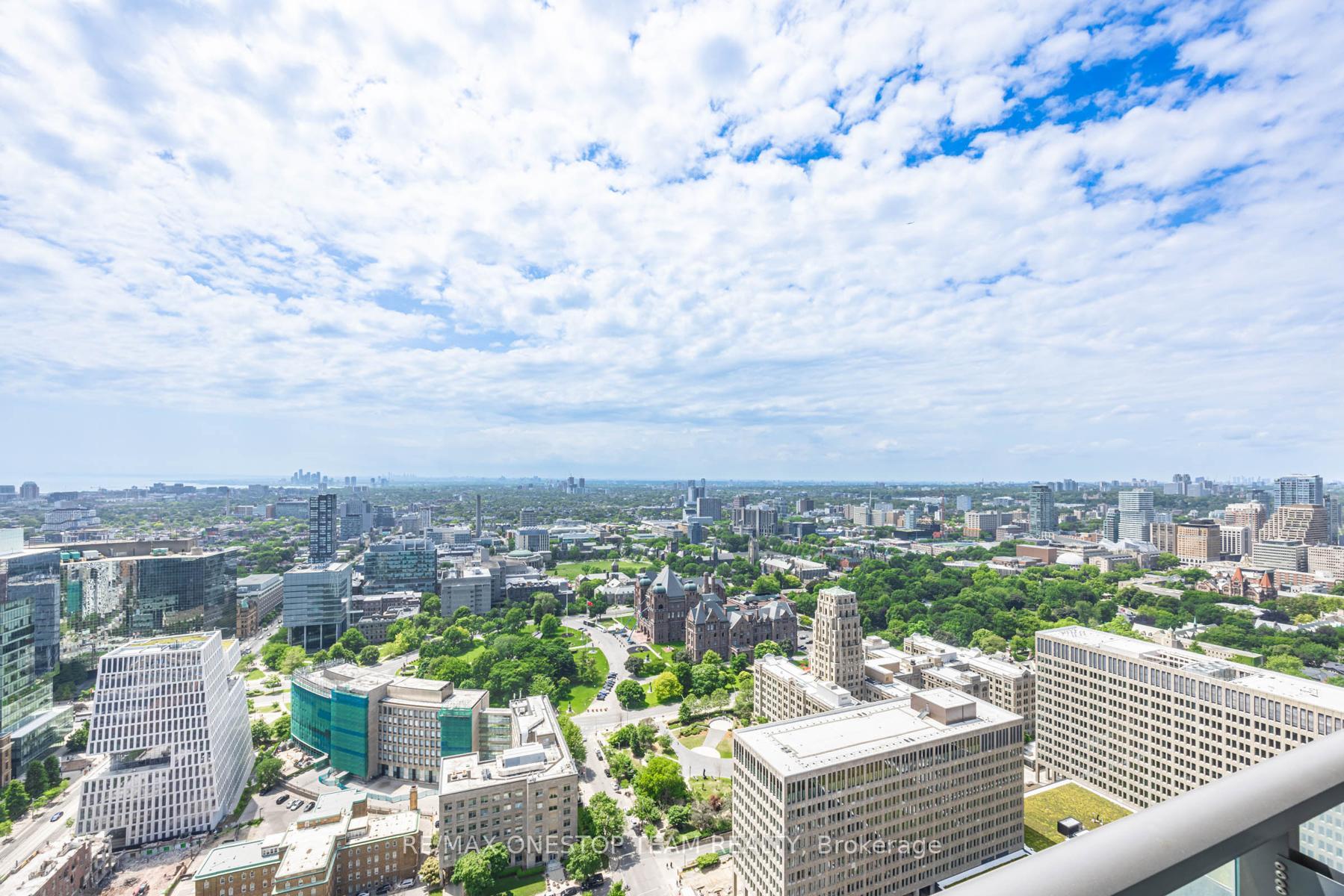 4 Bedrooms Condo at 832 Bay, Toronto For sale