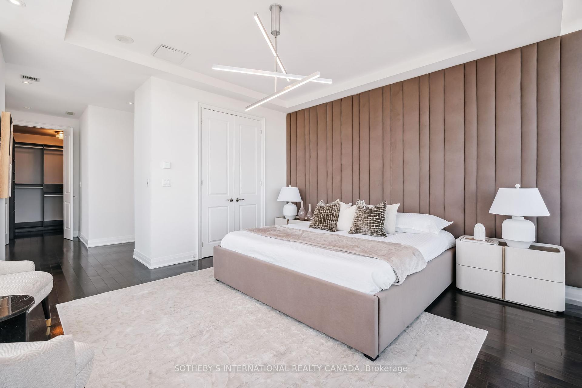 3 Bedrooms Condo at 1 Bedford, Toronto For sale