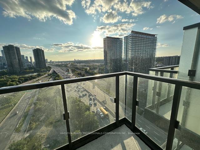 3 Bedrooms Condo at 1928 Lakeshore, Toronto For sale