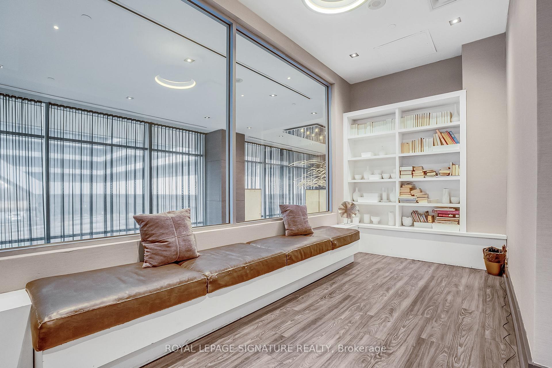 1 Bedroom Condo at 33 Shore Breeze,  Toronto For sale