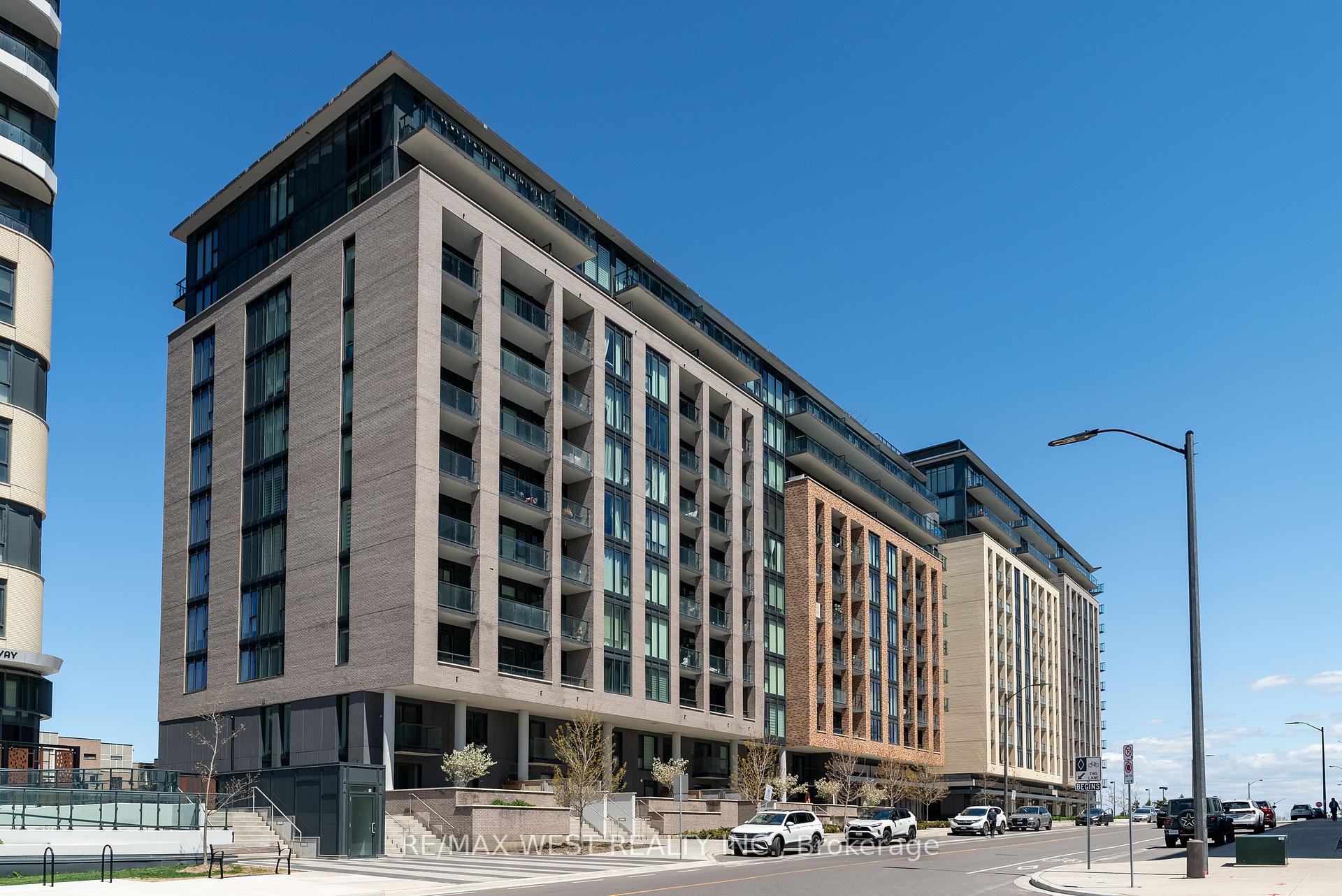 1 Bedroom Condo at 100 Eagle Rock, Vaughan For sale