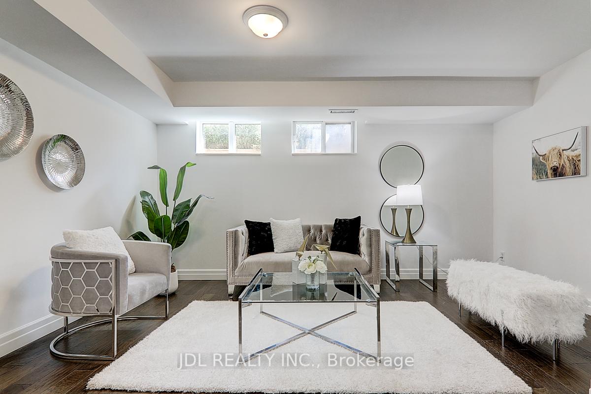 3 Bedrooms Condo at 934 Mount Pleasant,  Toronto For sale