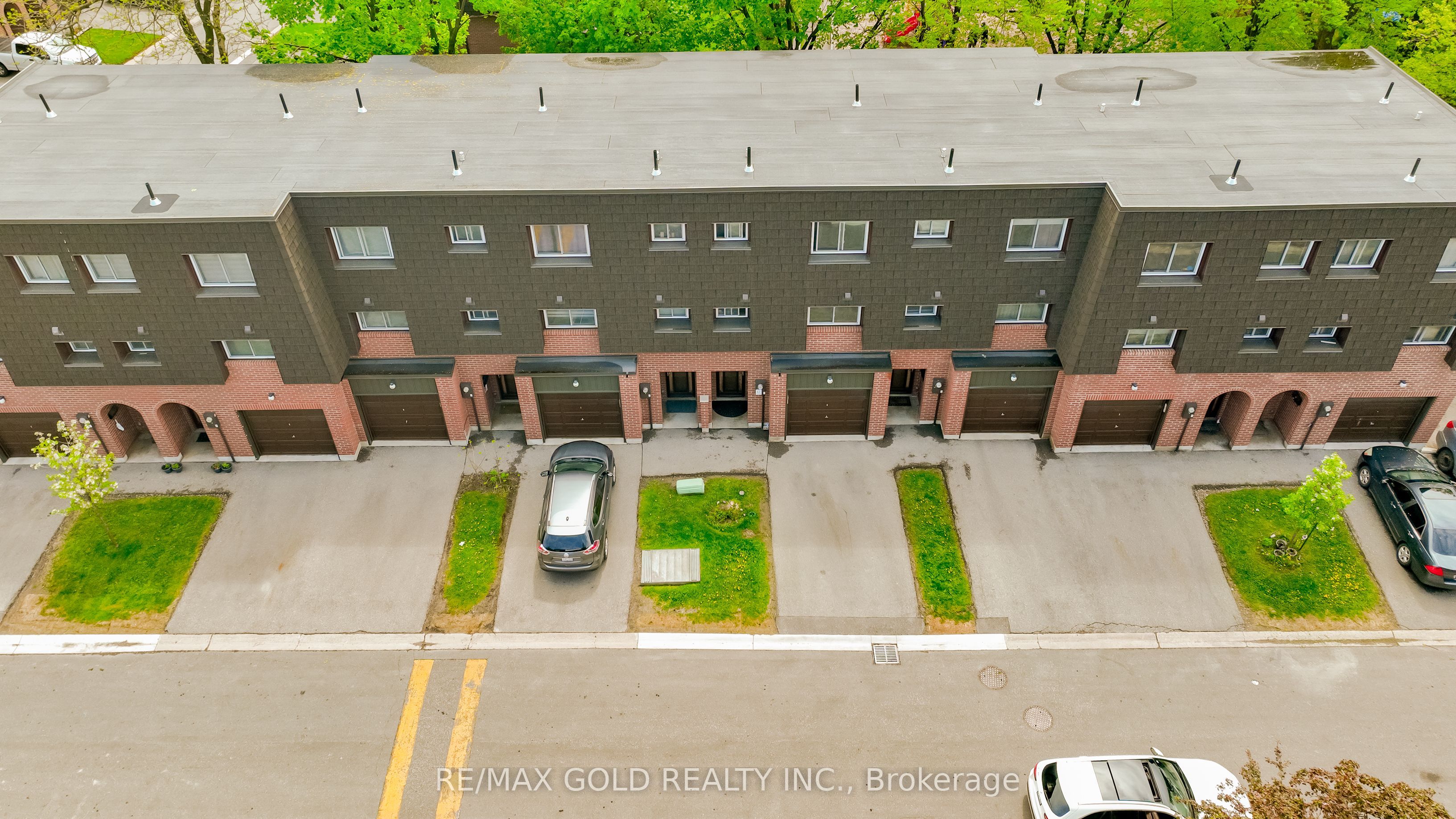 #114 - 17 Darras Court, Brampton, ON L6T 1W7