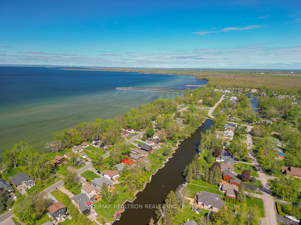 31 Lake Avenue, Ramara, ON L0K 1B0