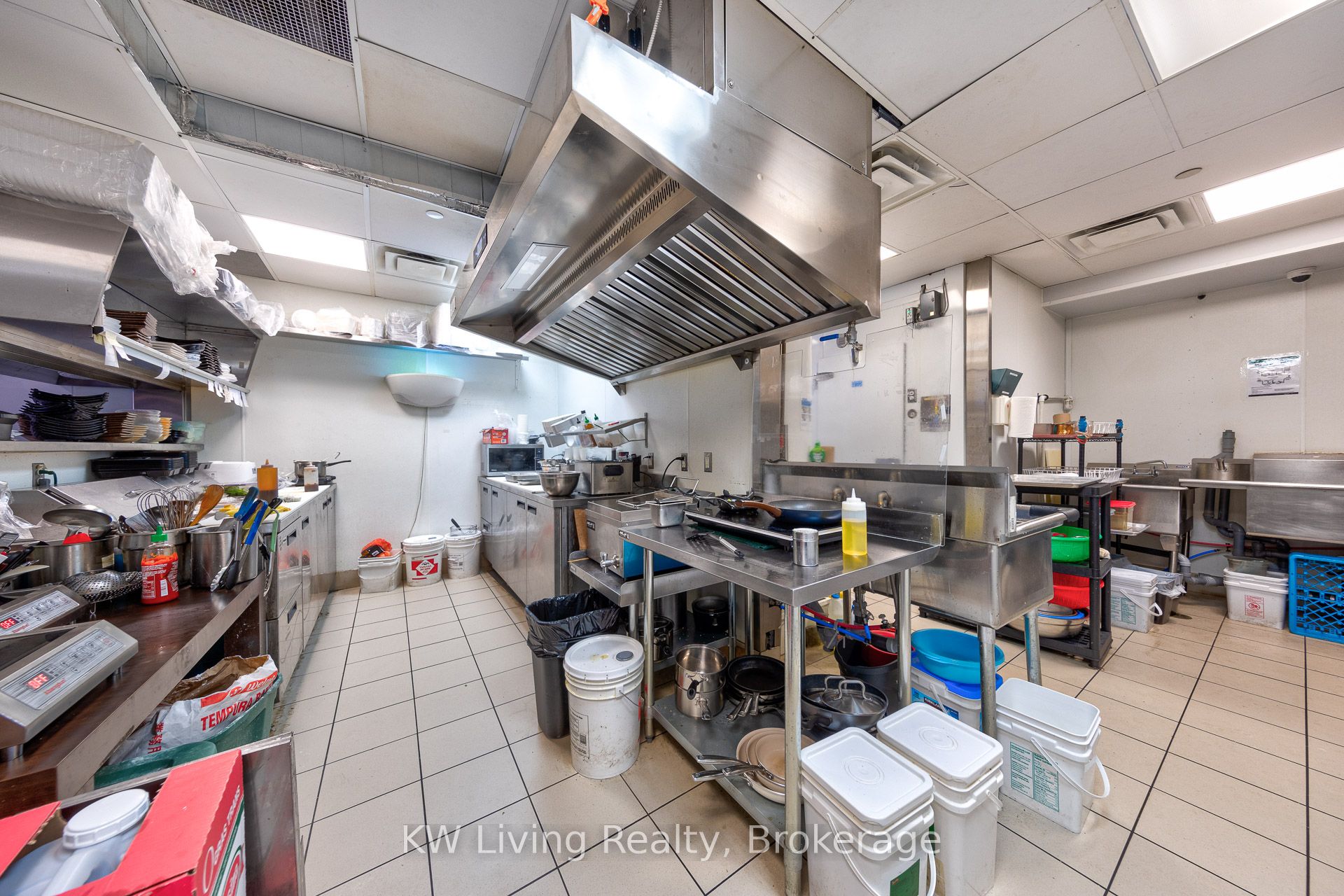 1864 Queen Street E