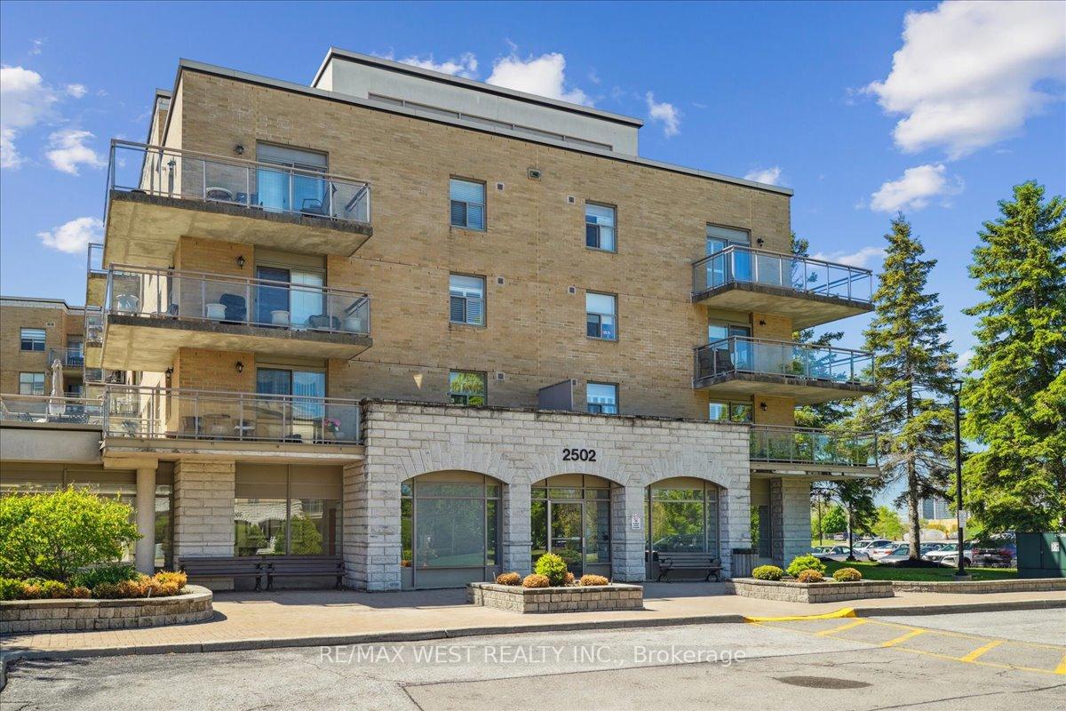 2 Bedrooms Condo at 2502 Rutherford, Vaughan For sale