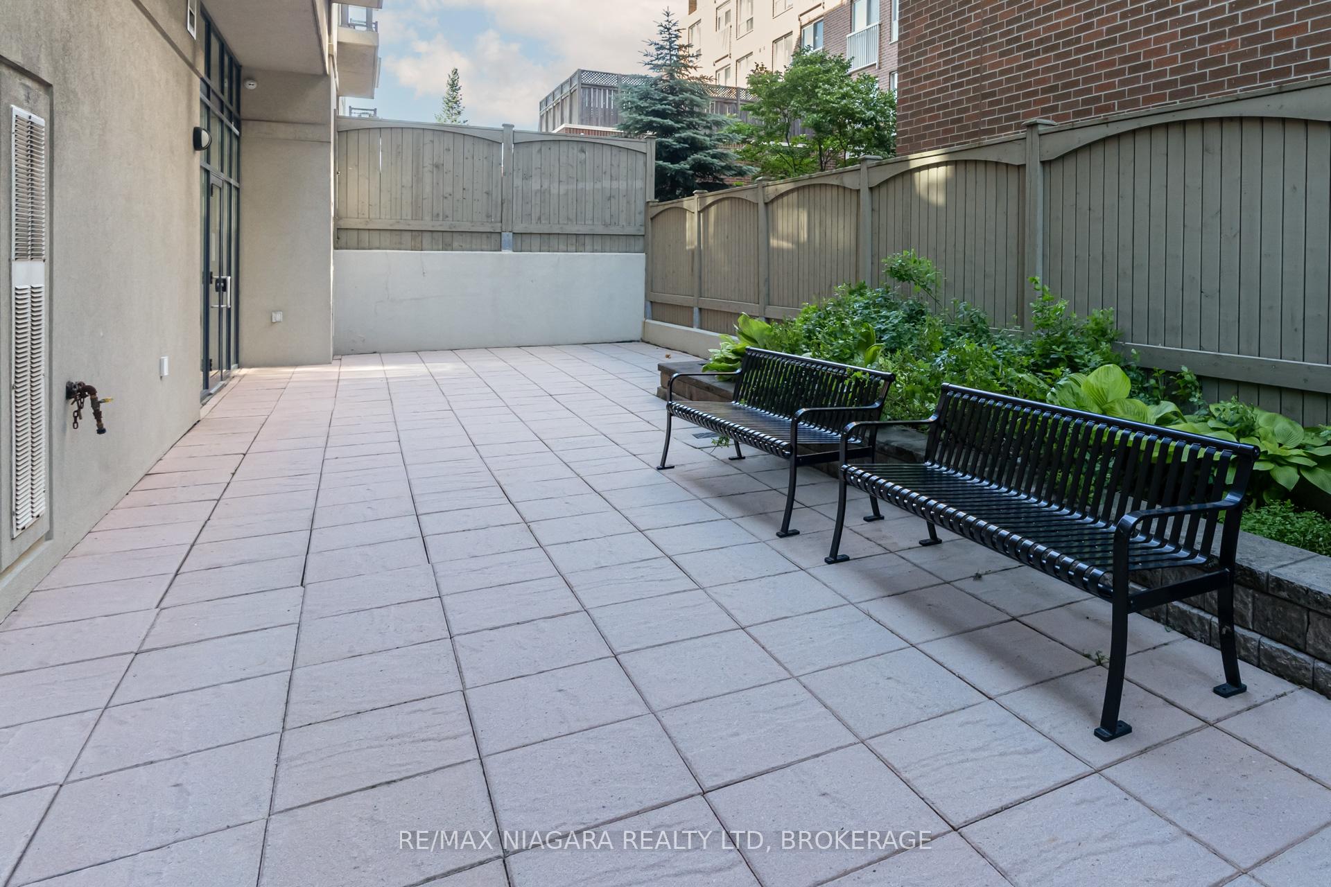 2 Bedrooms Condo at 872 Sheppard, Toronto For sale