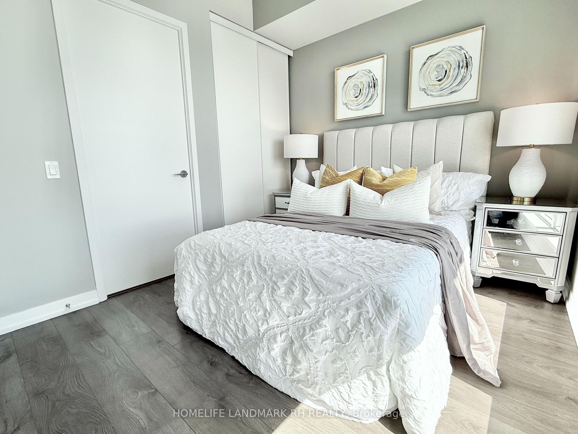 3 Bedrooms Condo at 950 Portage, Vaughan For sale