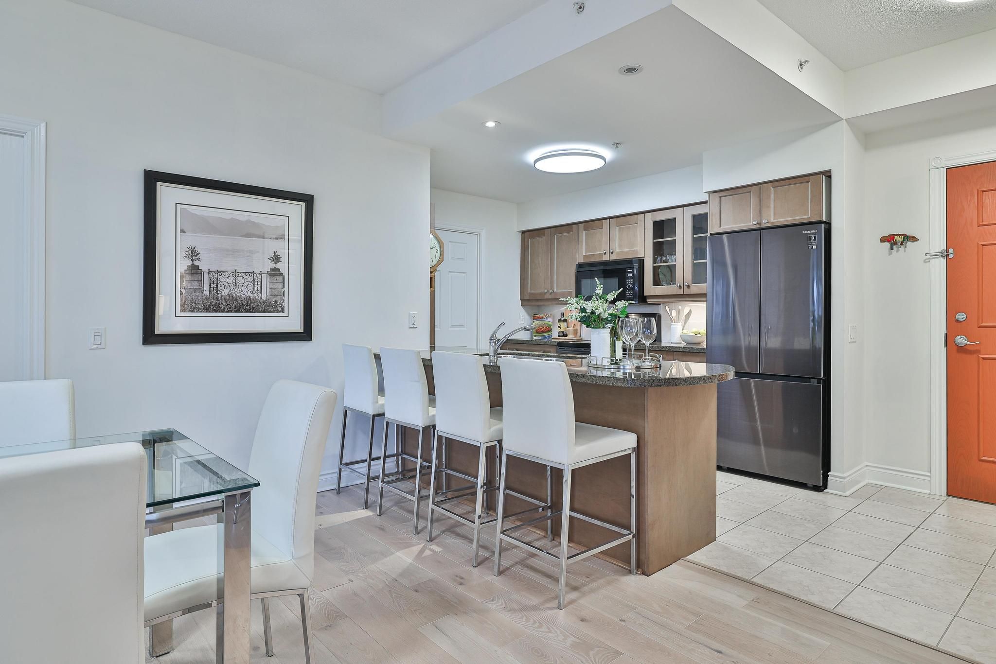 12 Rean Drive 811