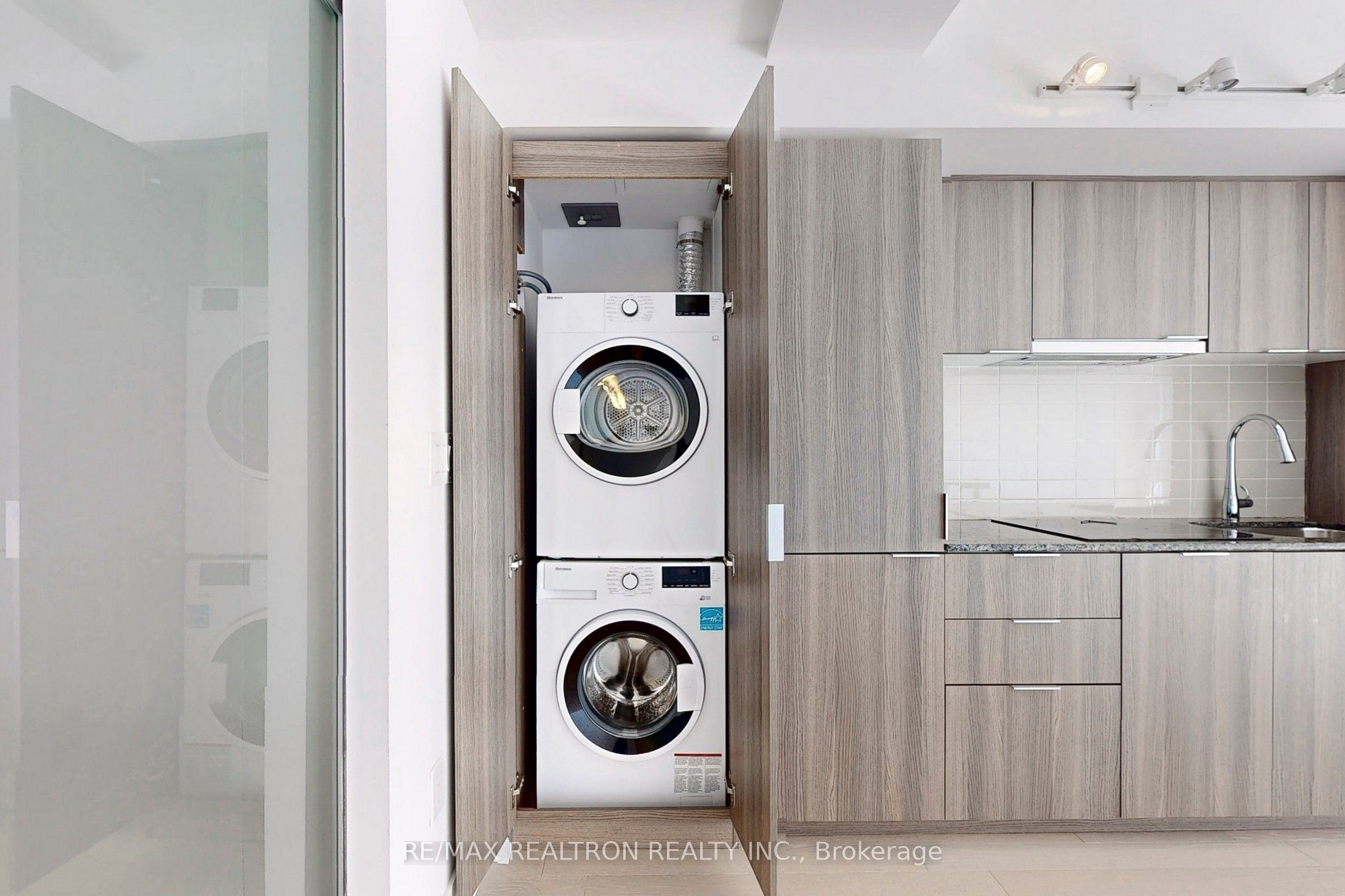 955 Bay Street, #1709