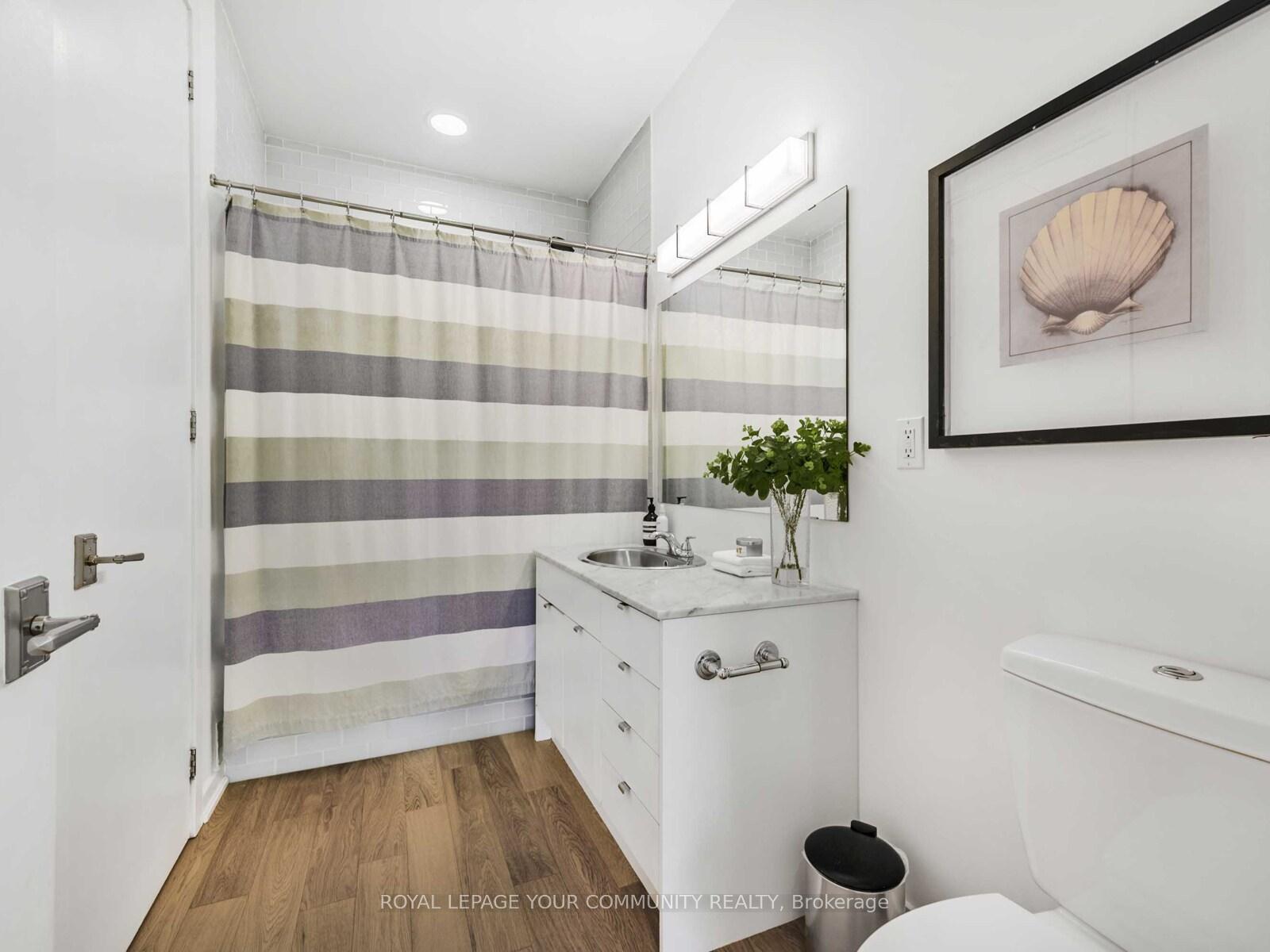 2 Bedrooms Condo at 19 Brant, Toronto For sale