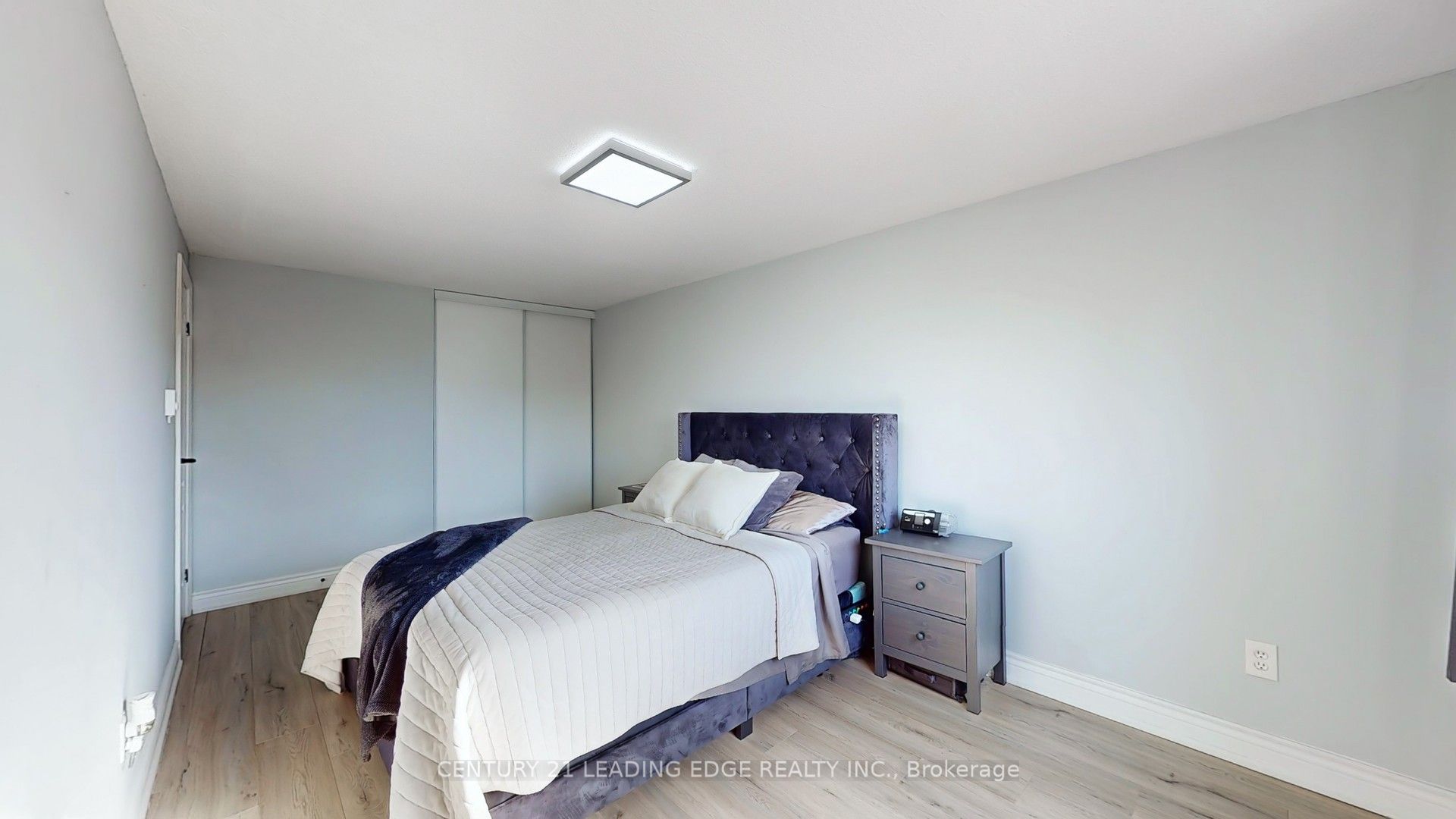 1100 Oxford Street, #118