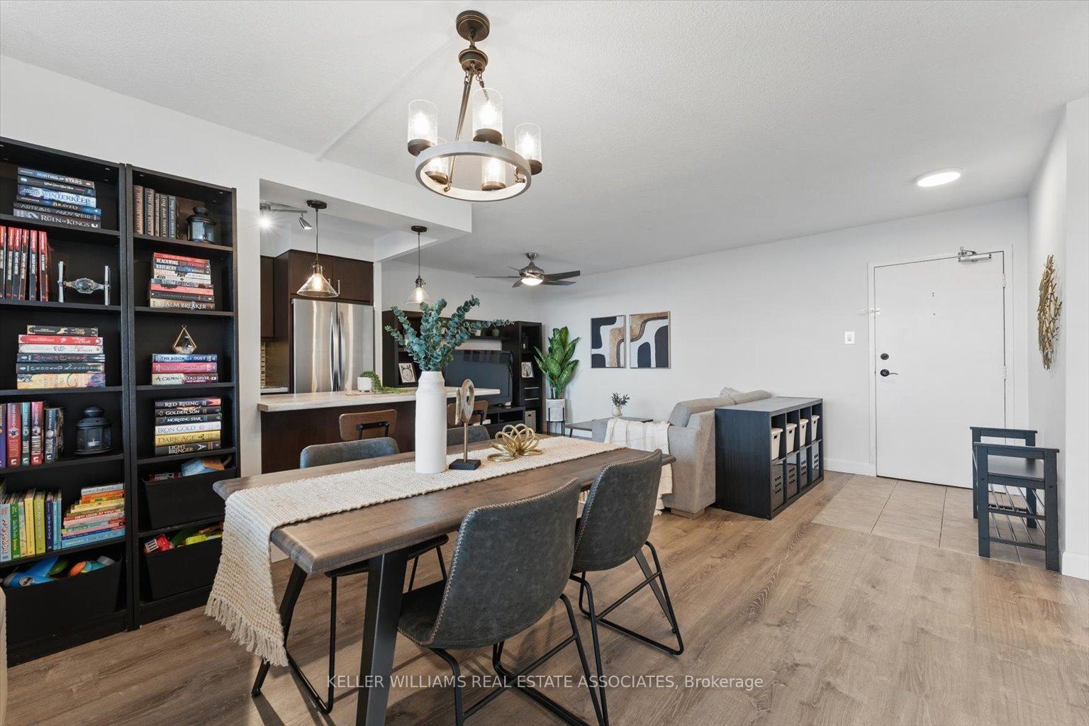 2 Bedrooms Condo at 966 Inverhouse, Mississauga For sale