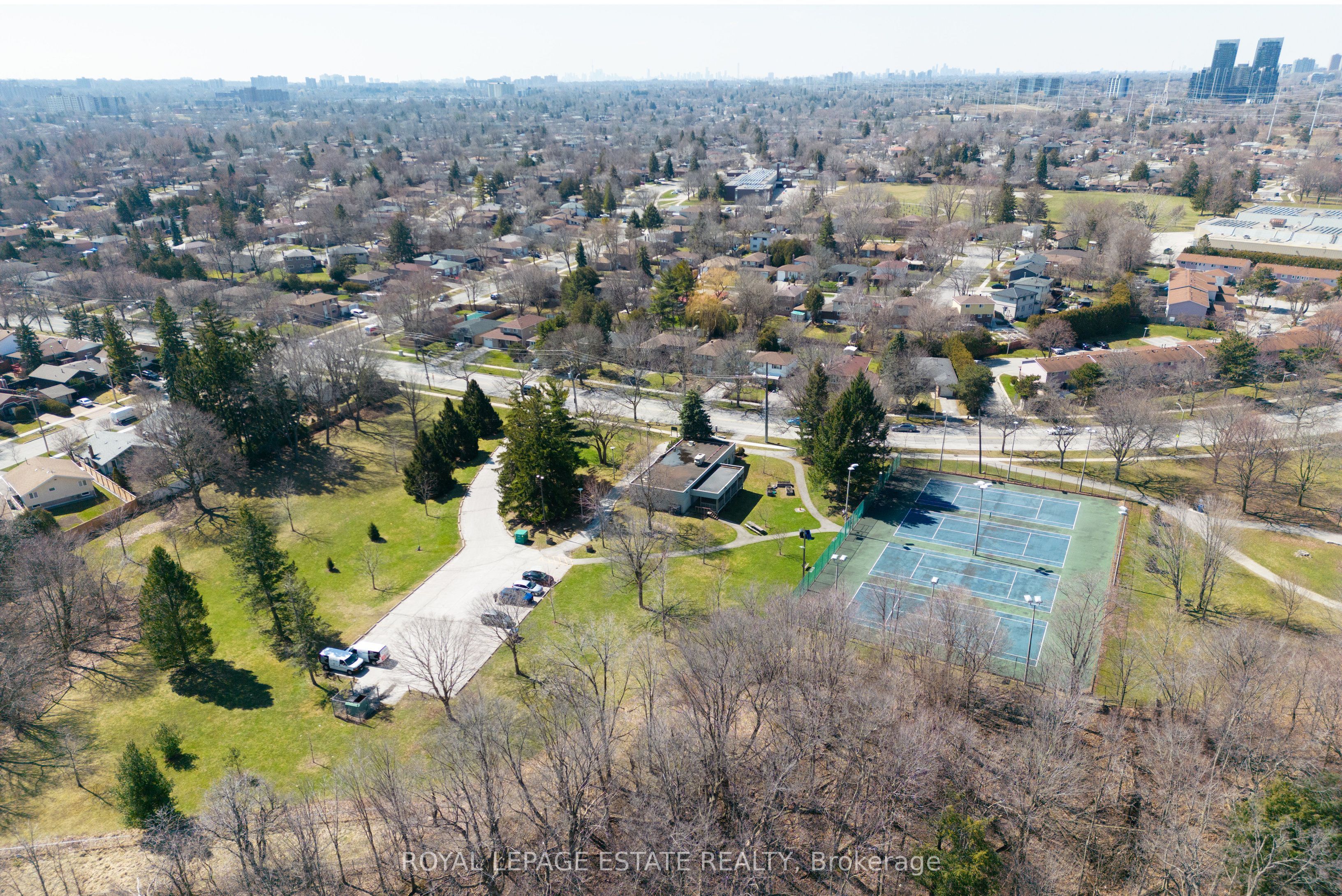 6 Curran Hall Crescent, Toronto E09 Morningside