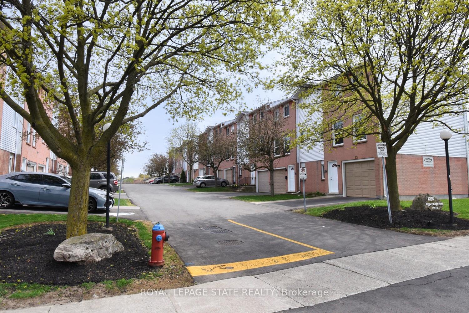 3 Bedrooms Condo at 1255 Upper Gage,  Hamilton For sale