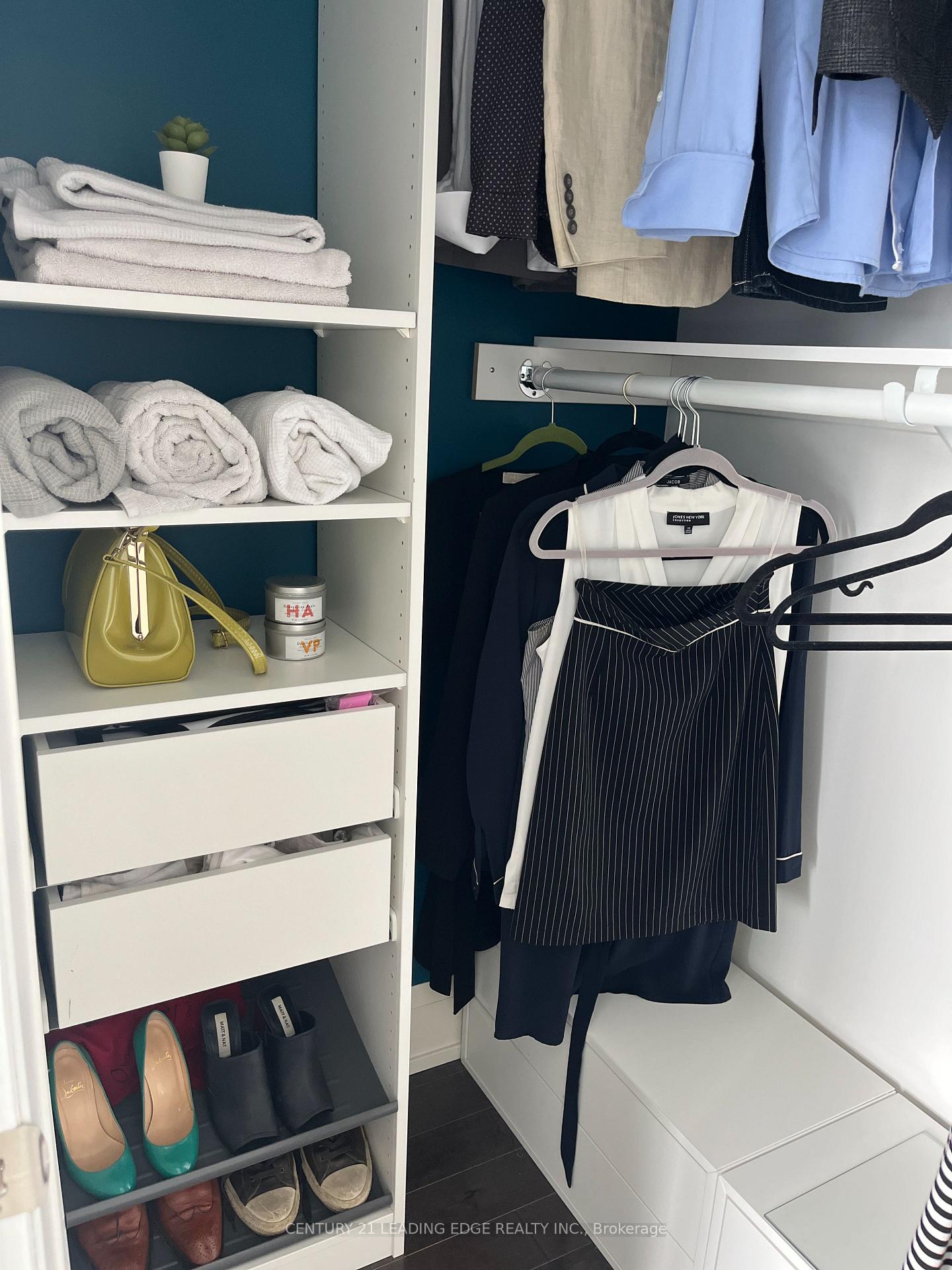 2 Bedrooms Condo at 460 Adelaide,  Toronto For sale