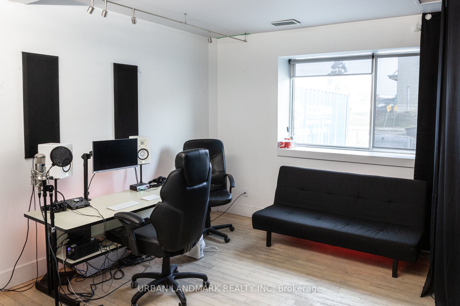 4 Carlaw Avenue, #7