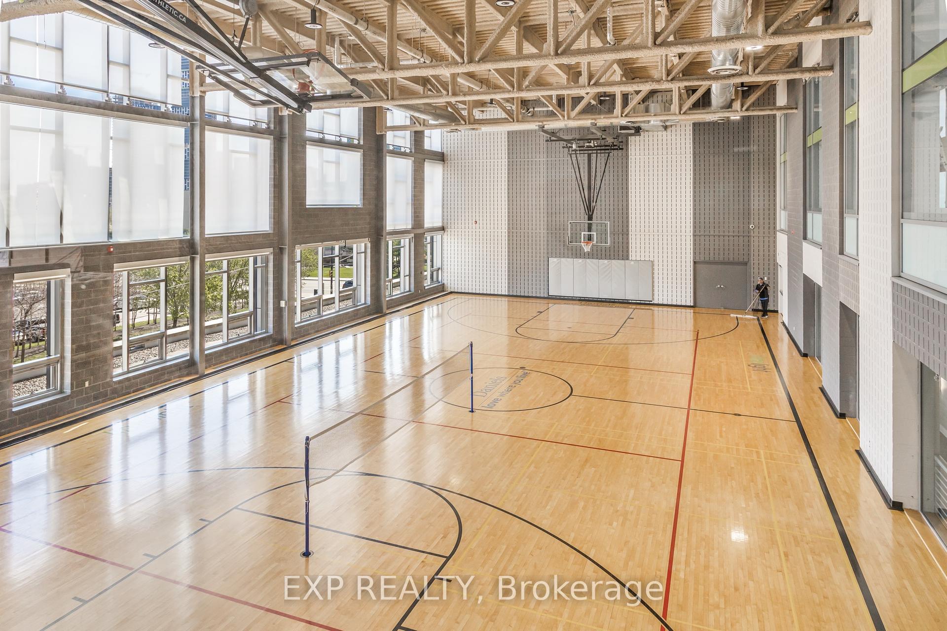 2 Bedrooms Condo at 360 Square One, Mississauga For sale