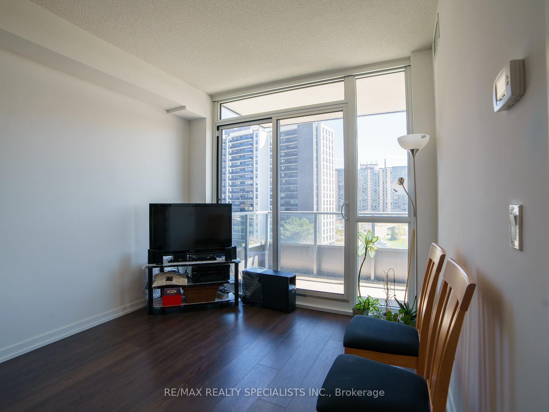2 Bedrooms Condo at 50 Forest Manor, Toronto For sale
