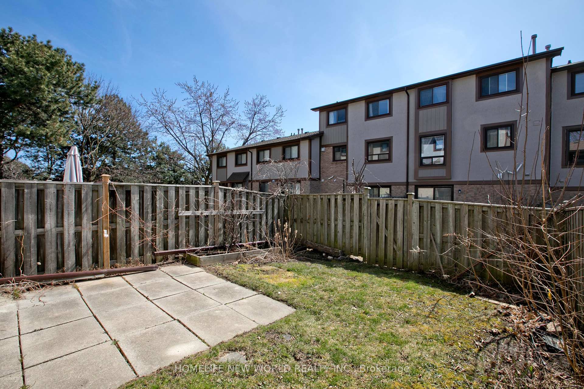 4 Bedrooms Condo at 24 Fundy Bay,  Toronto For sale