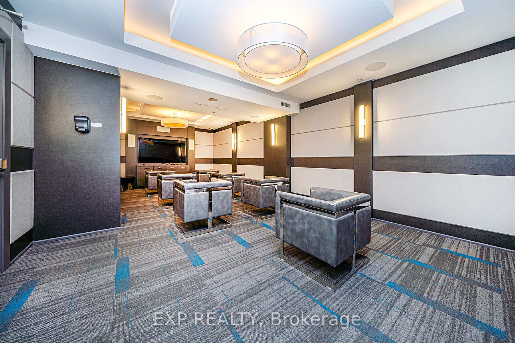 2 Bedrooms Condo at 3600 Highway 7, Vaughan For sale