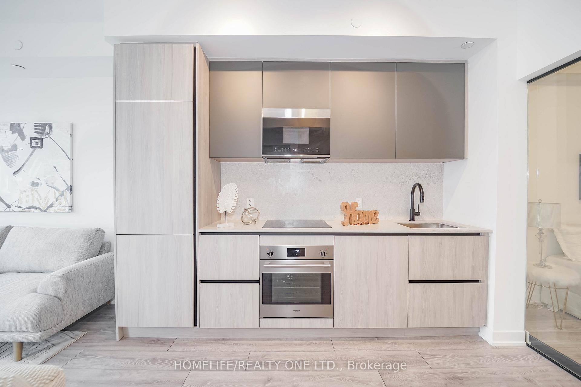 1 Bedroom Condo at 108 Peter, Toronto For sale