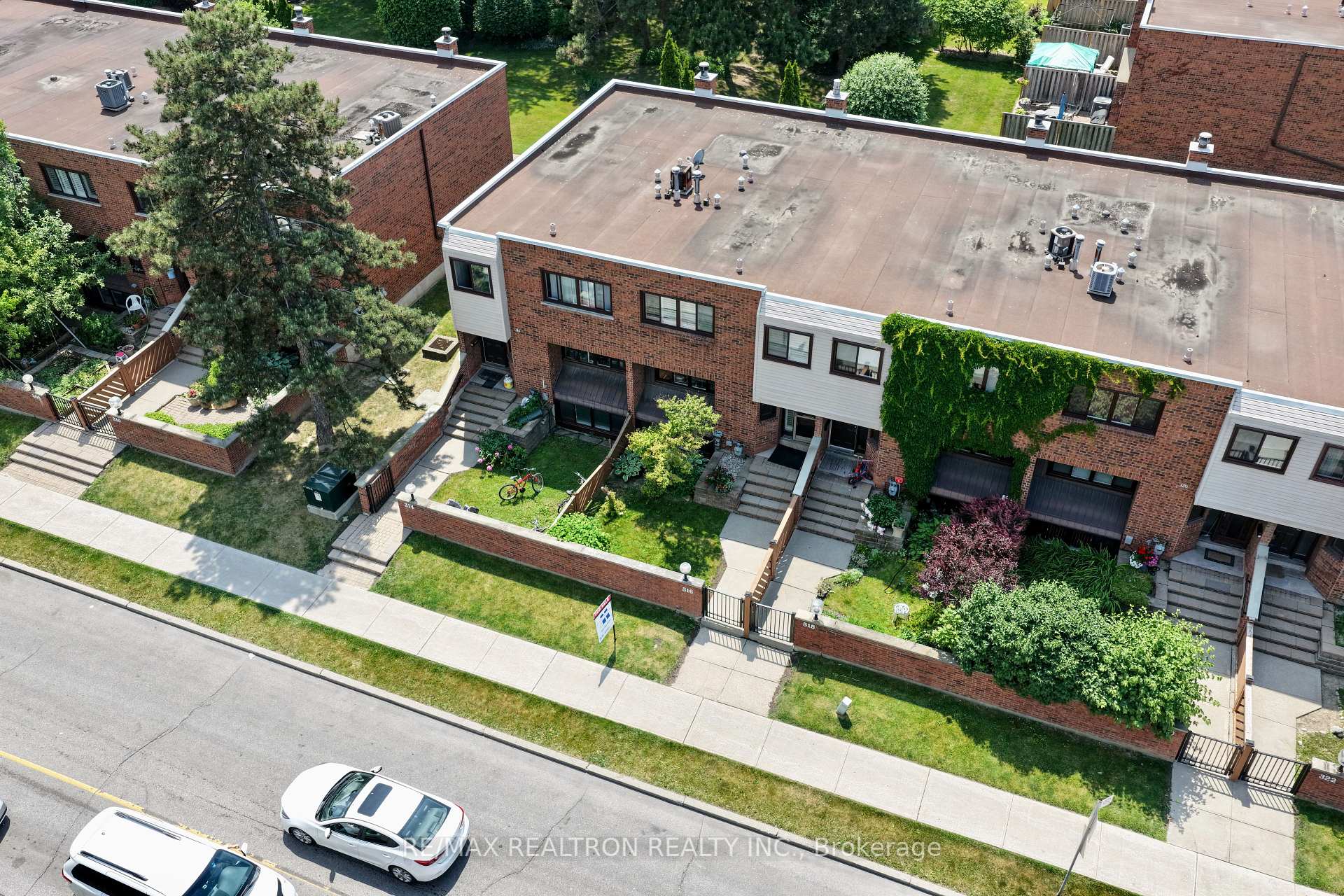4 Bedrooms Condo at 316 Torresdale, Toronto For sale