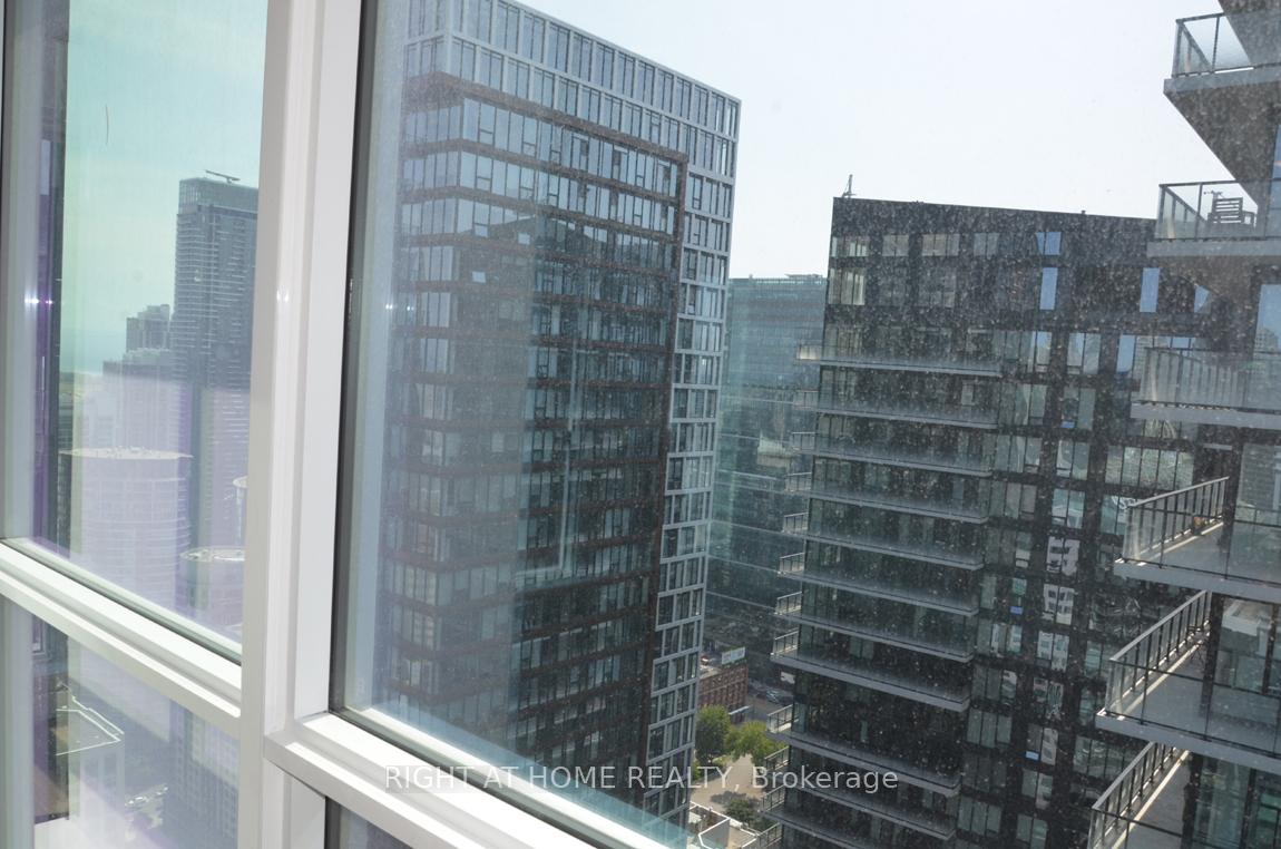 1 Bedroom Condo at 327 King, Toronto For sale