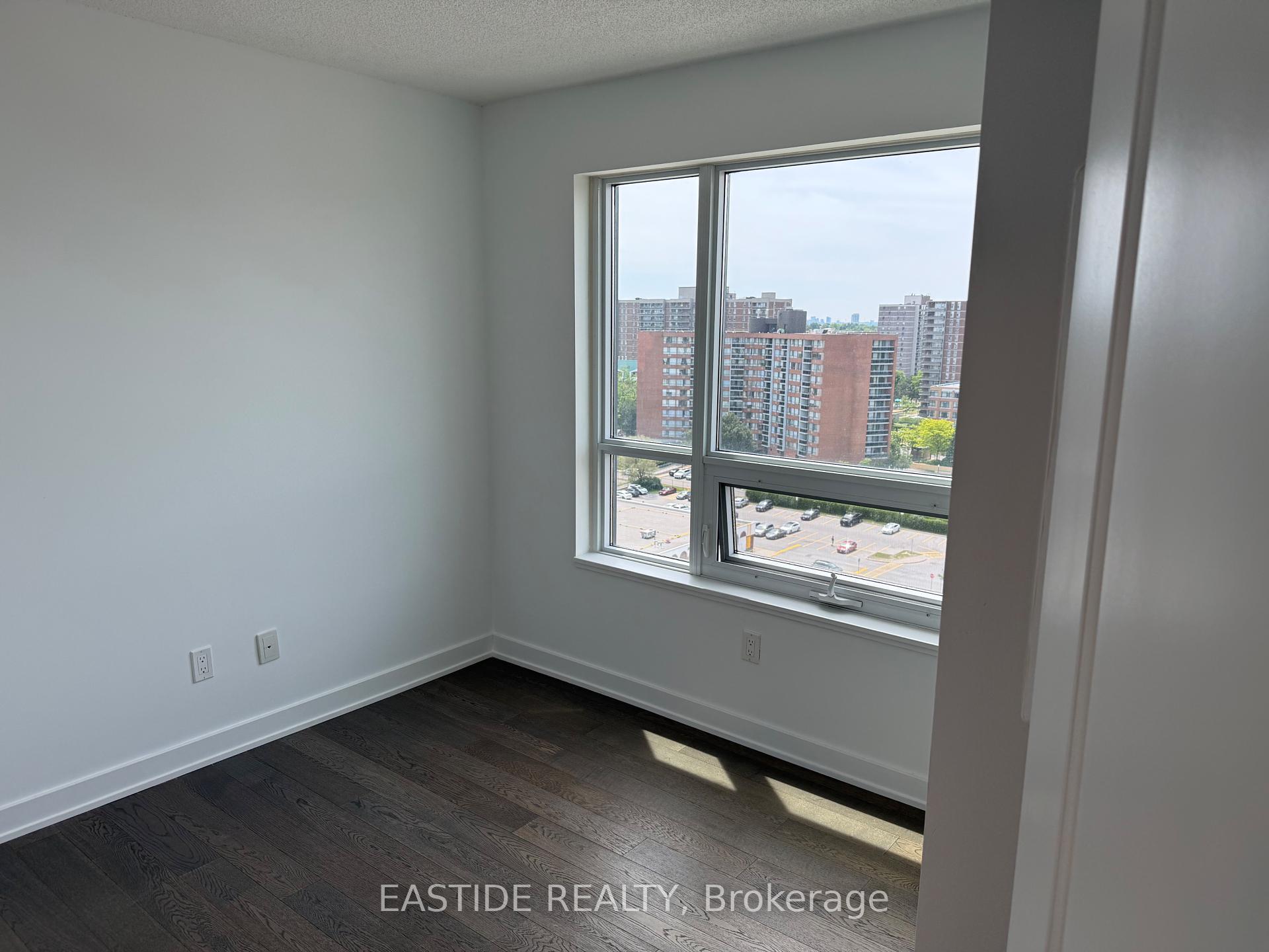 3 Bedrooms Condo at 185 Bonis, Toronto For sale