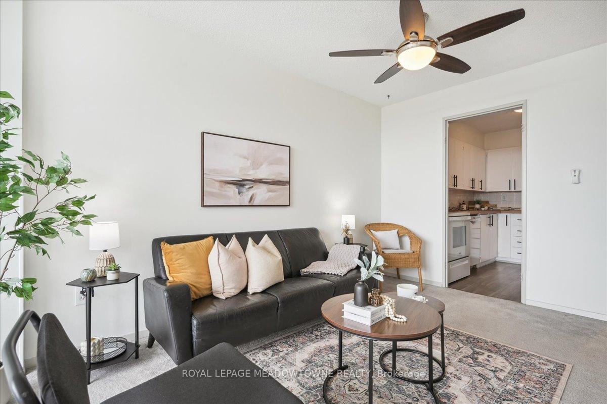 2 Bedrooms Condo at 2665 Windwood, Mississauga For sale