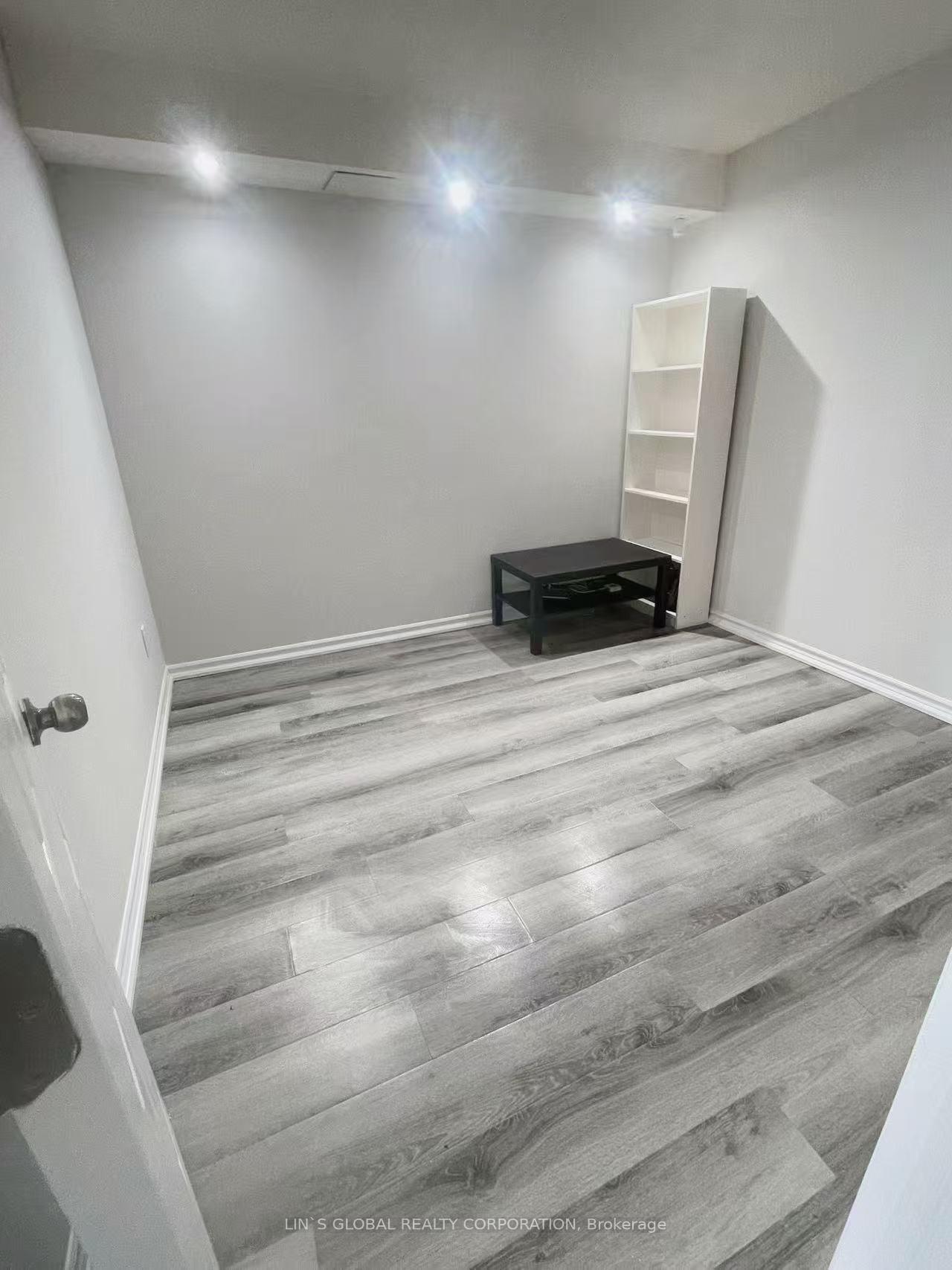 5 Bedrooms Condo at 519 Dundas, Toronto For sale