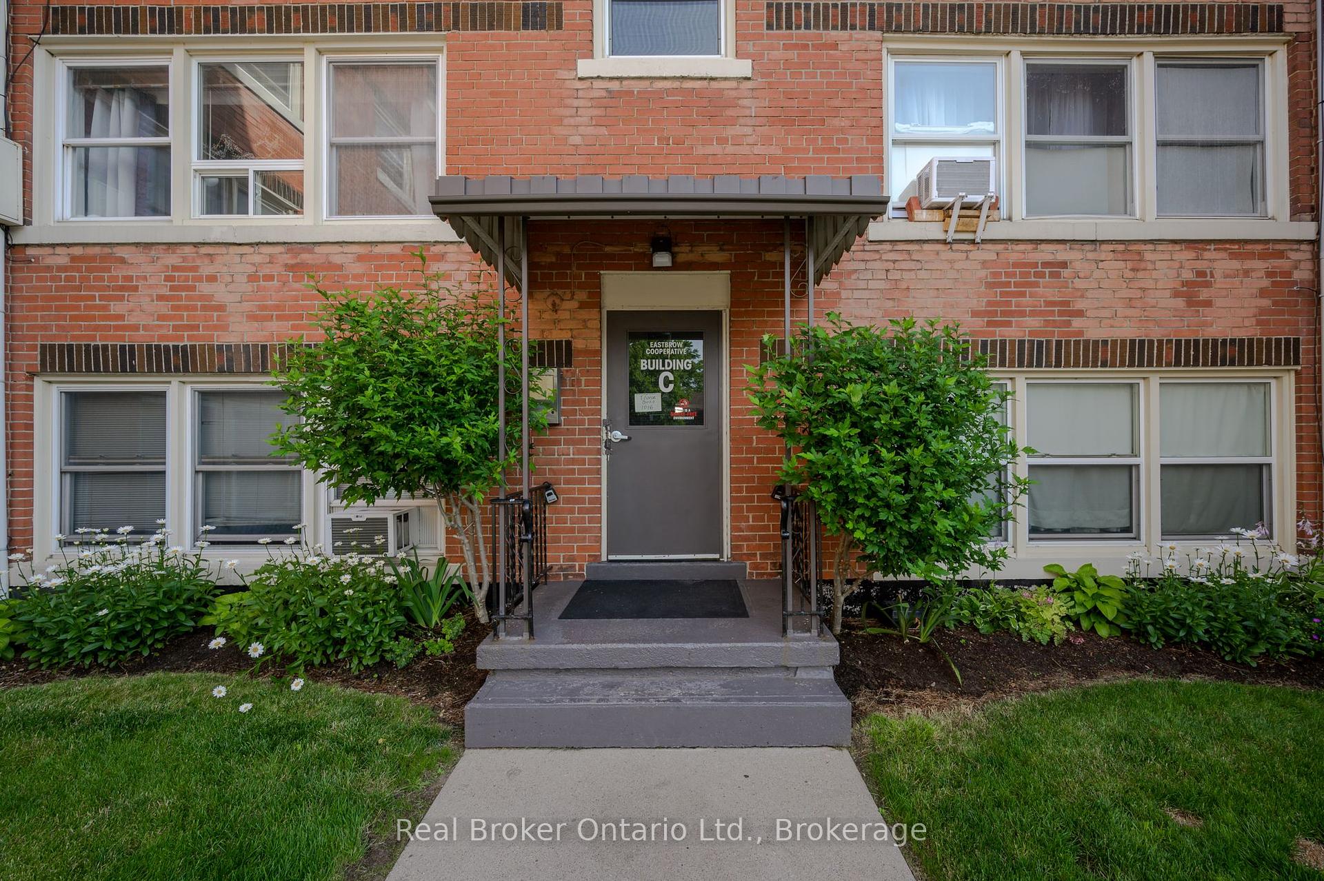 2 Bedrooms Co-op at 5 East 36th, Hamilton For sale