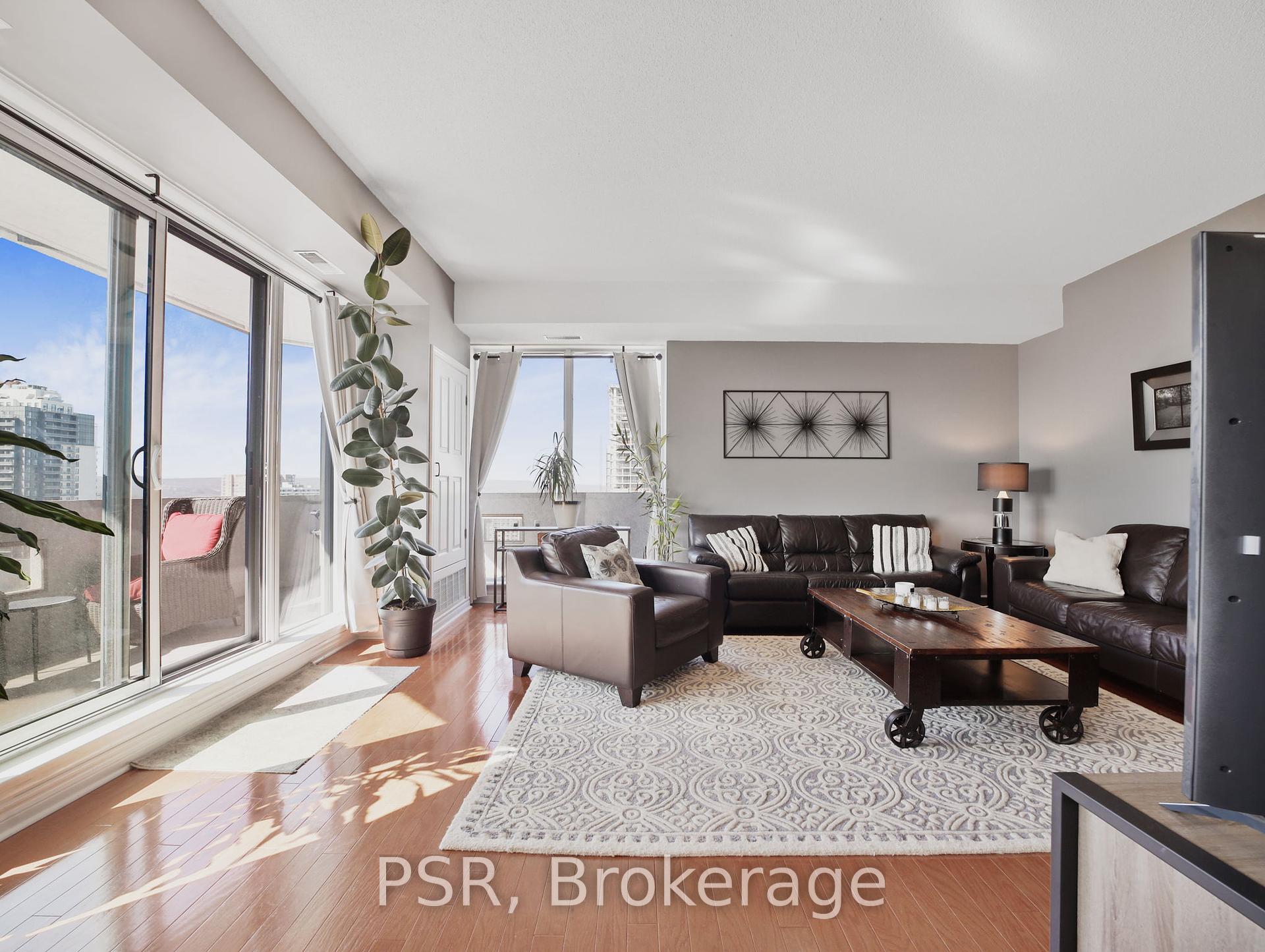 2 Bedrooms Condo at 67 Caroline,  Hamilton For sale