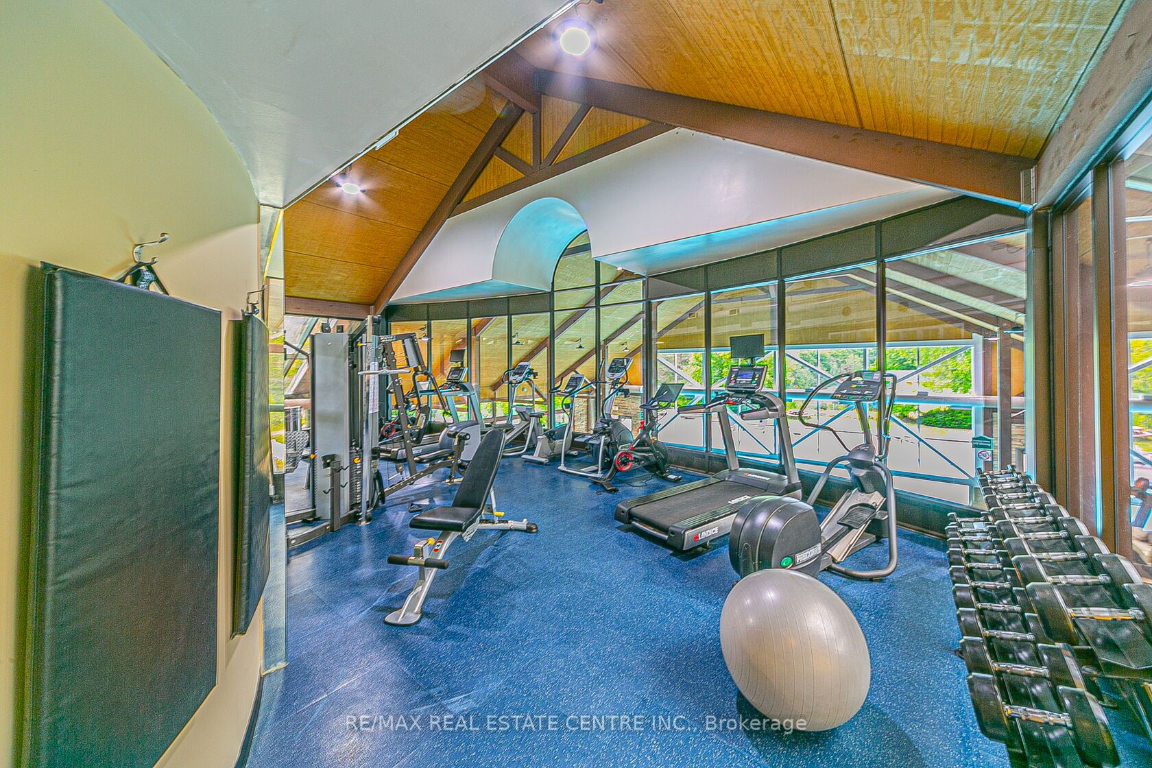 90 Highland Drive, #2292