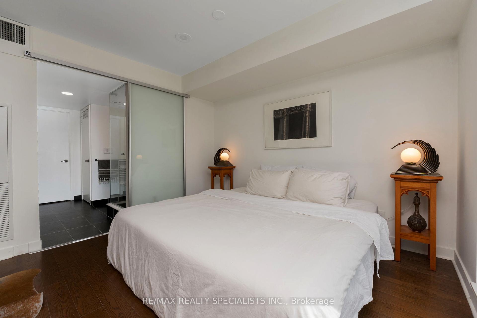 2 Bedrooms Condo at 320 Richmond, Toronto For sale