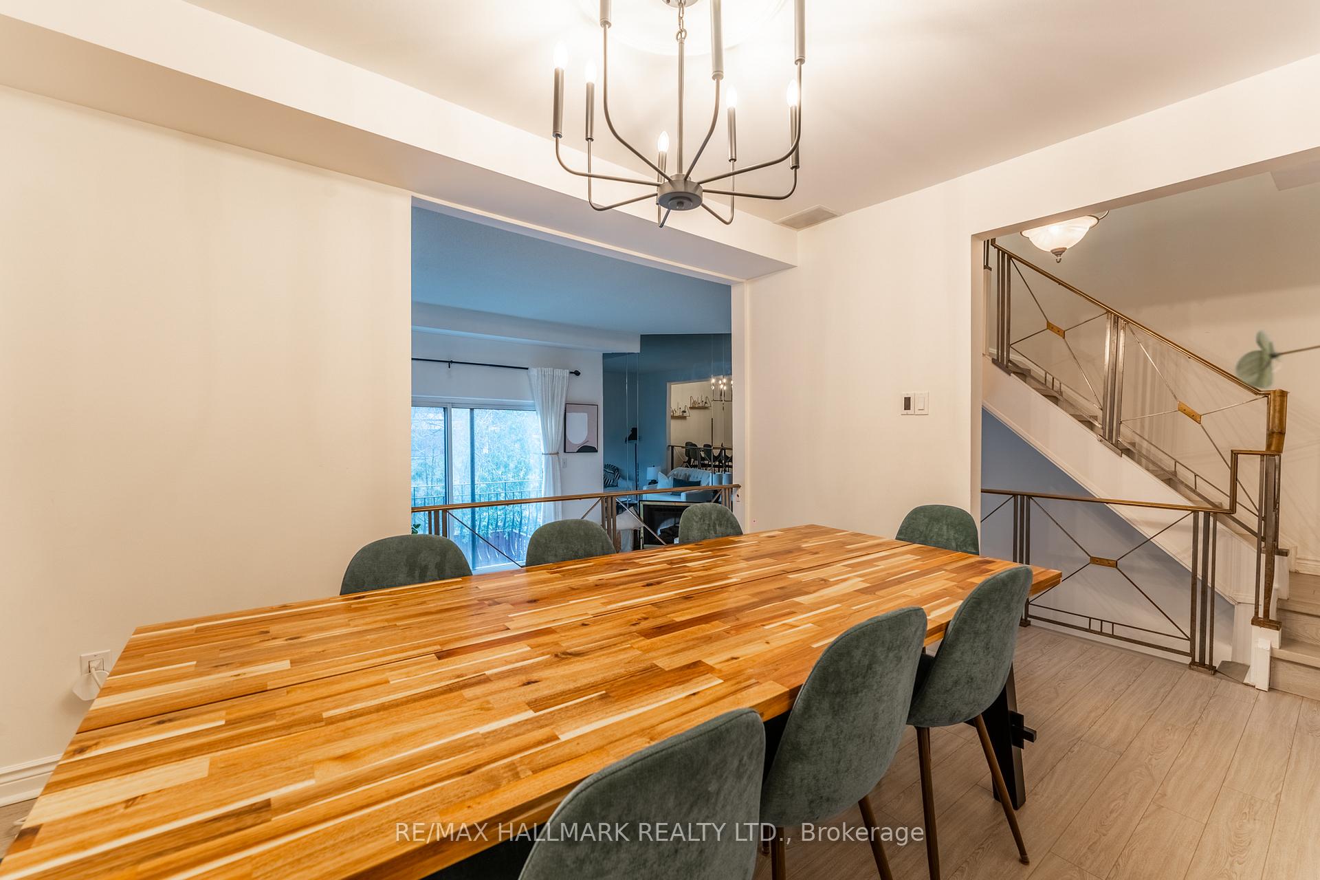 3 Bedrooms Condo at 60 Bards Walkway, Toronto For sale