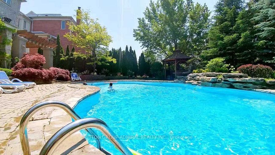 46 Humberview