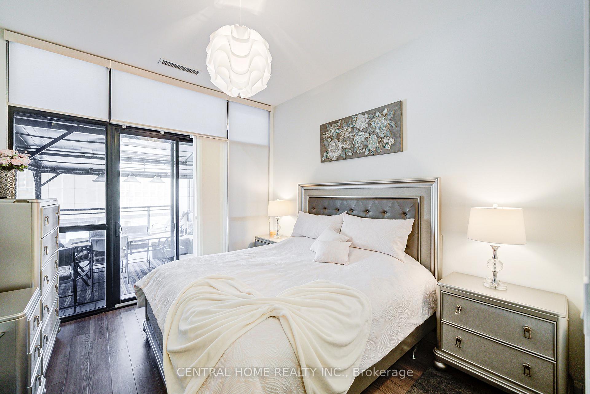 2 Bedrooms Condo at 2910 Highway 7, Vaughan For sale