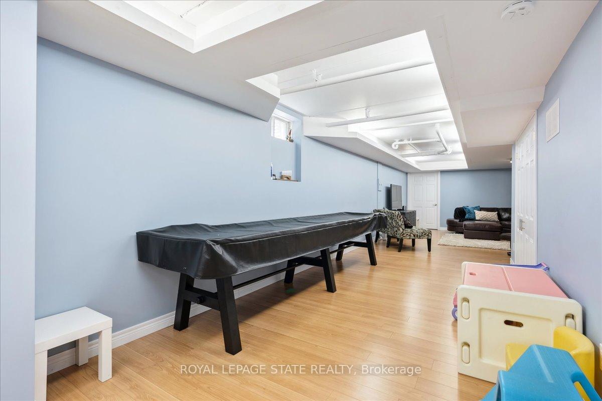 2 Bedrooms Condo at 484 Millen,  Hamilton For sale