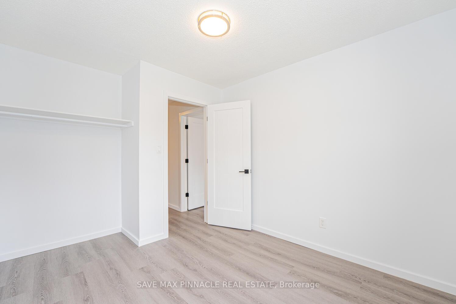 4 Bedrooms Condo at 2120 Rathburn,  Mississauga For sale