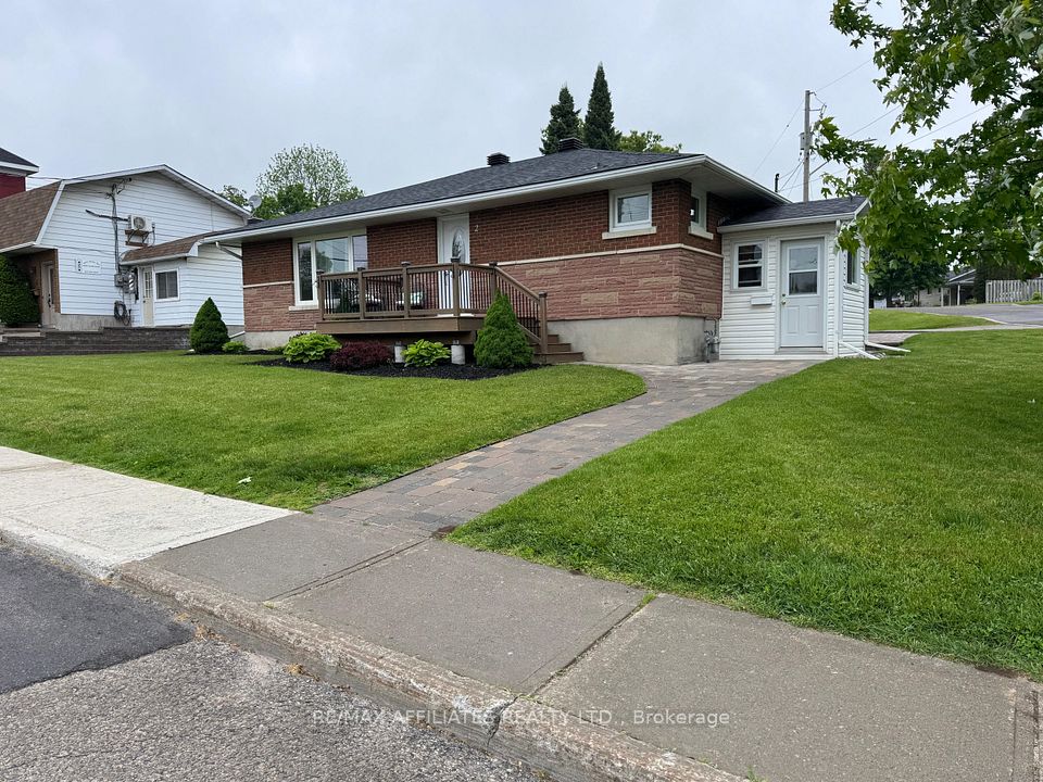 2 Philip Street, Smiths Falls, ON K7A 3L6