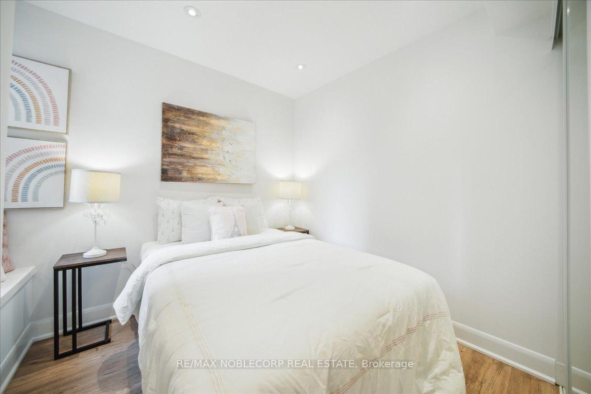 2 Bedrooms Condo at 415 Jarvis, Toronto For sale