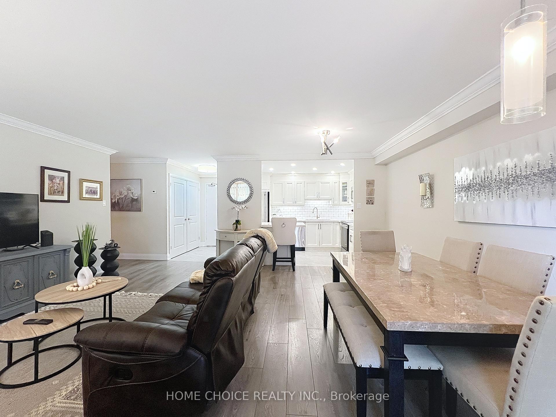 3 Bedrooms Condo at 15 La Rose, Toronto For sale