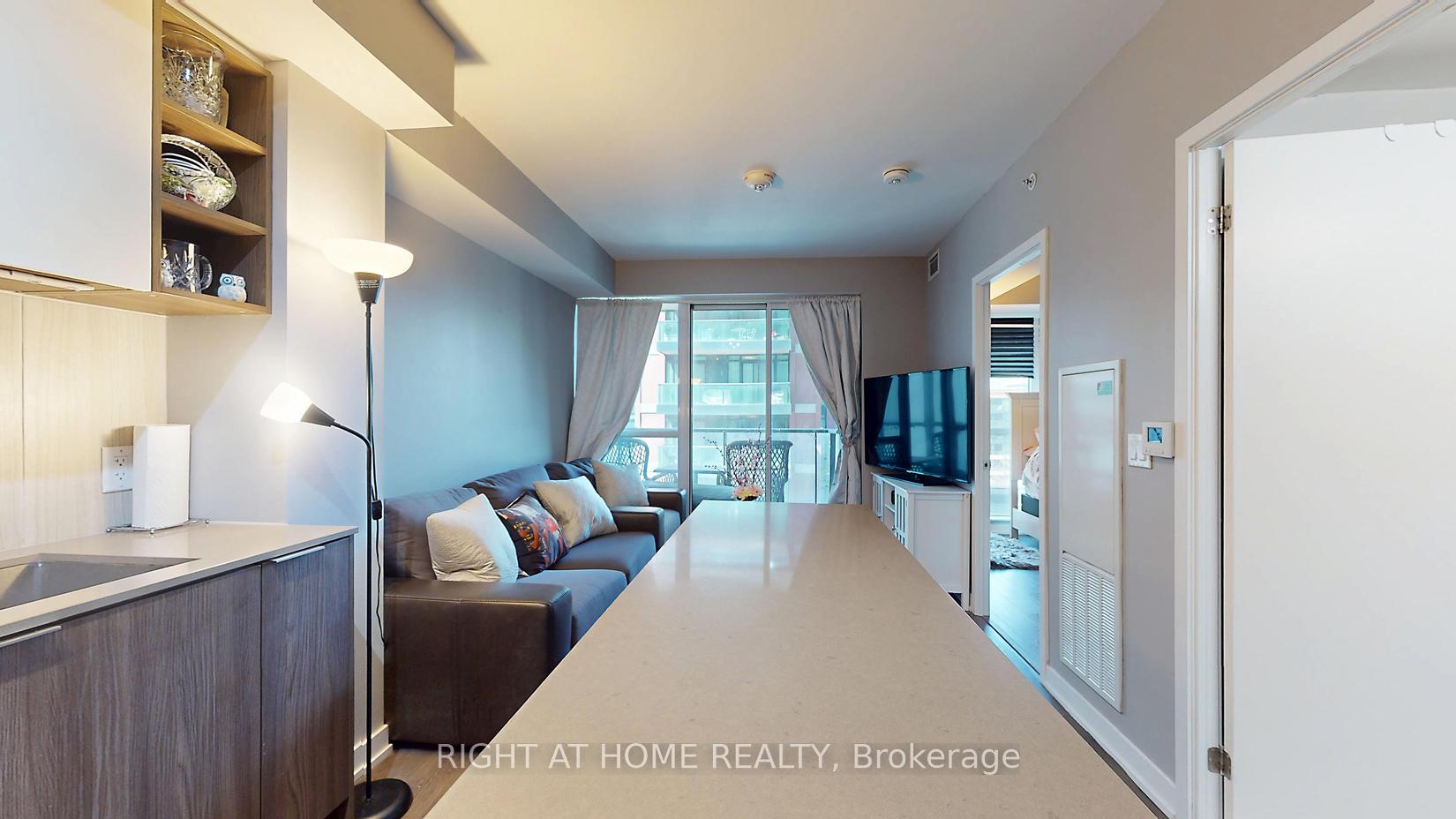 1 Bedroom Condo at 31 Tippet,  Toronto For sale