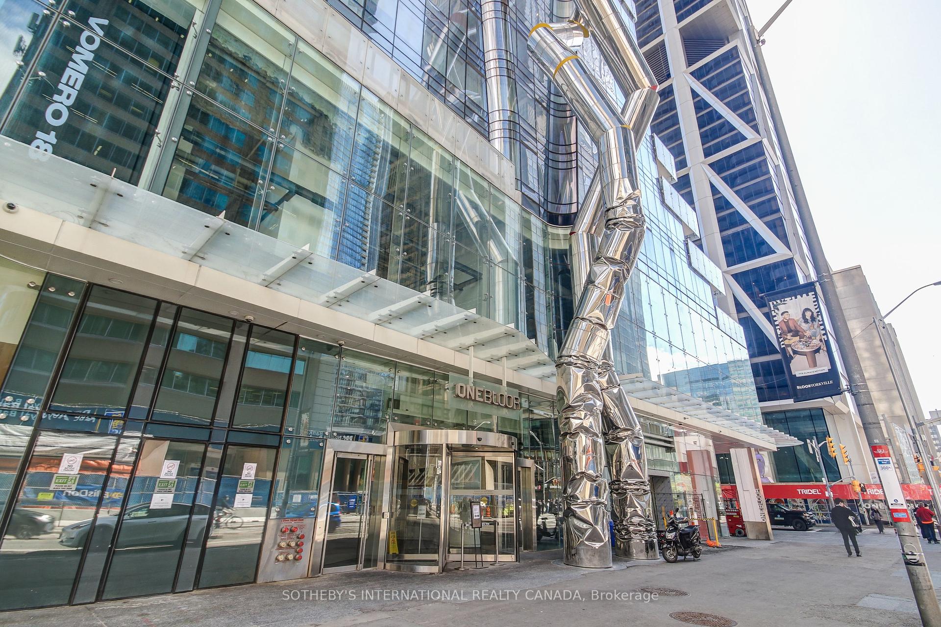2 Bedrooms Condo at 1 Bloor, Toronto For sale